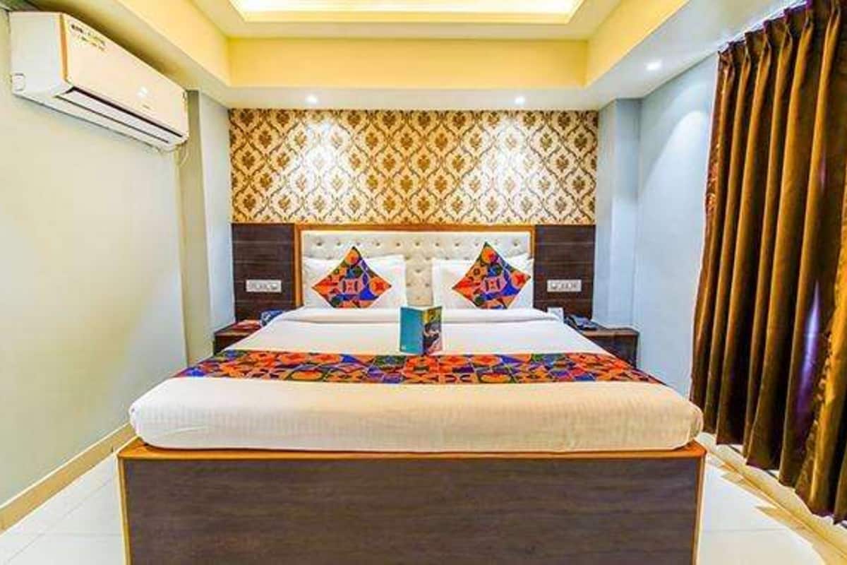Egyptian cotton sheets, premium bedding, in-room safe, free WiFi