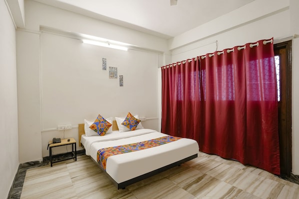 Egyptian cotton sheets, premium bedding, in-room safe, free WiFi