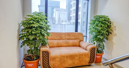 Fabhotel Tan Square