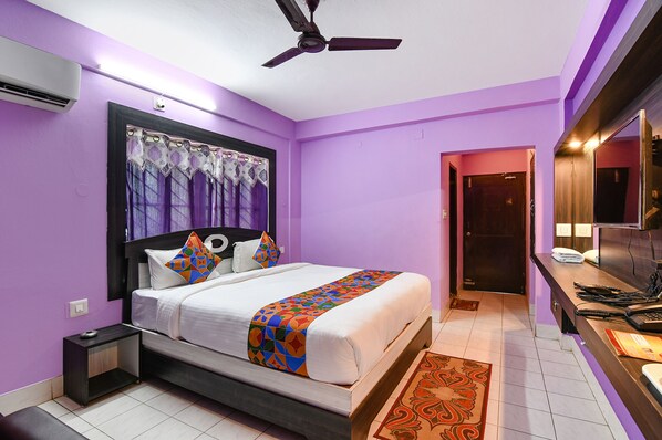 Egyptian cotton sheets, premium bedding, in-room safe, soundproofing