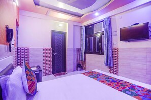 1 bedroom, Egyptian cotton sheets, premium bedding, in-room safe