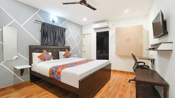 Egyptian cotton sheets, premium bedding, in-room safe, free WiFi