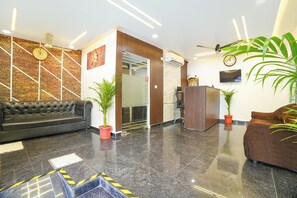 Reception - FabHotel Lloyds Inn I (Chennai)