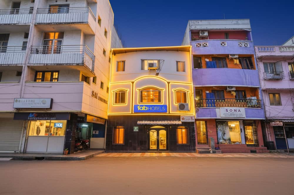 FabHotel Lloyds Inn I