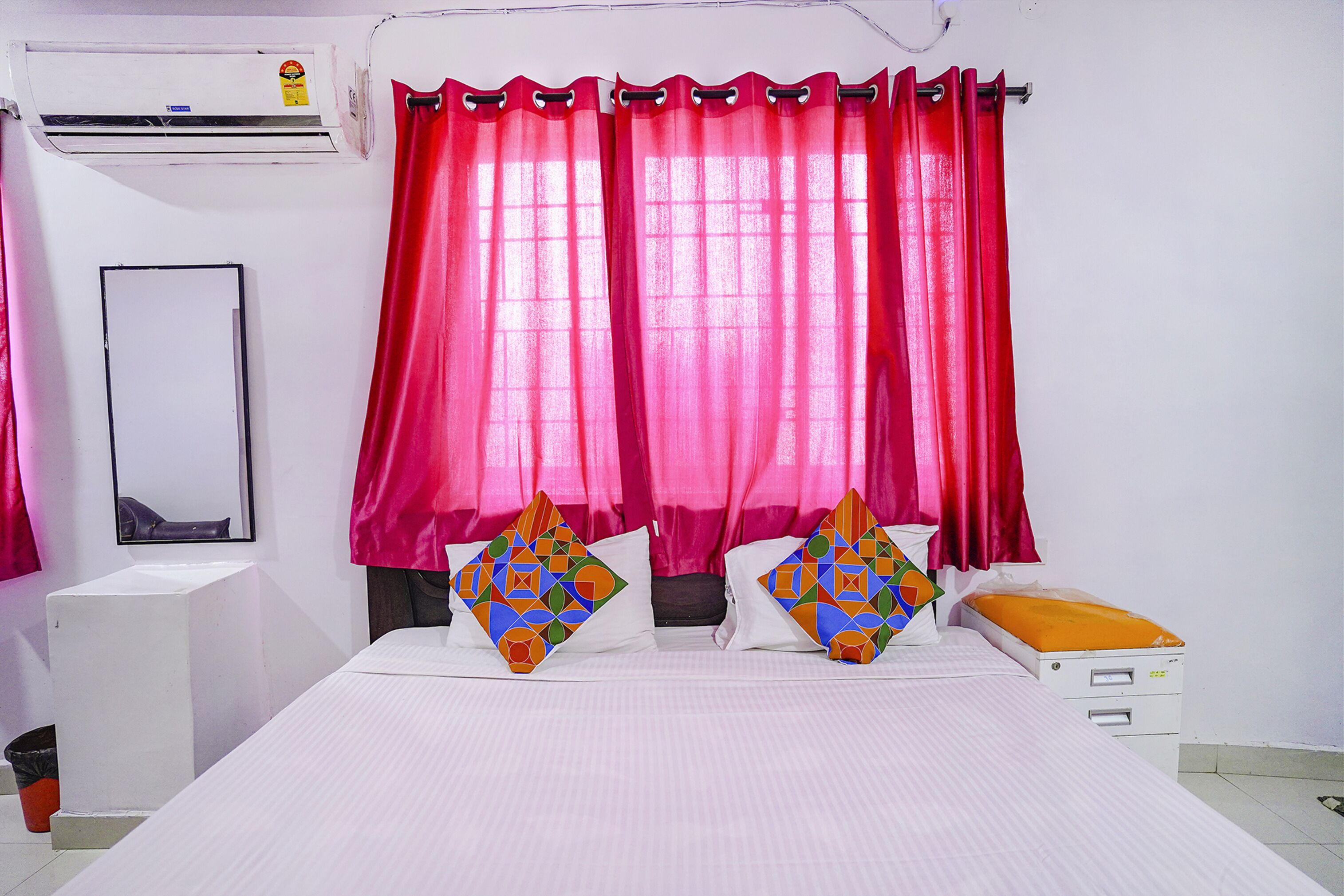 Deluxe Room | Egyptian cotton sheets, premium bedding, in-room safe, free WiFi