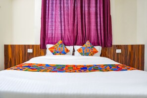 Deluxe Room | Egyptian cotton sheets, premium bedding, in-room safe, free WiFi