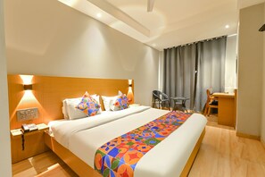 1 bedroom, Egyptian cotton sheets, premium bedding, in-room safe