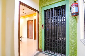 Lobby - Fabhotel Comfort N Cozy (Barasat)