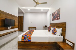Egyptian cotton sheets, premium bedding, in-room safe, free WiFi - Fabhotel Swaraj (Palghar)