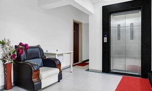 Lobby - Fabhotel Prime Finesse (Pune)