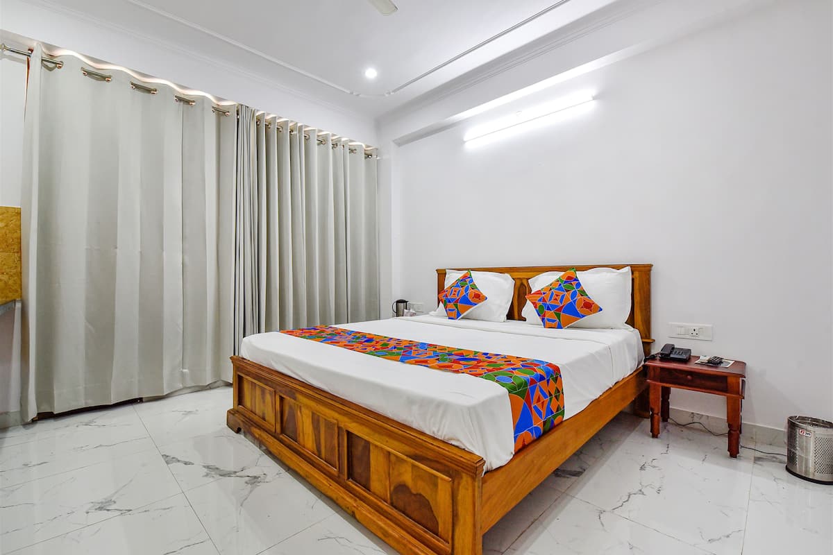 Deluxe Room | Egyptian cotton sheets, premium bedding, in-room safe, free WiFi