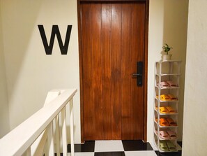 Basic Room, Multiple Beds, Non Smoking
