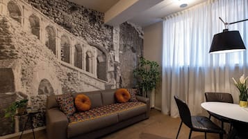 Standard Apartment, 1 Bedroom, Non Smoking, Private Bathroom | Living area | 40-inch Smart TV with digital channels