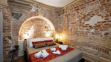 Elite Apartment, 1 Bedroom, Non Smoking, Private Bathroom | 1 bedroom, premium bedding, in-room safe, individually decorated