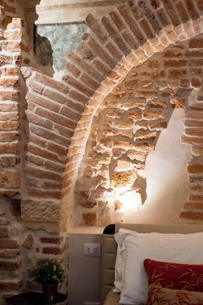 Elite Apartment, 1 Bedroom, Non Smoking, Private Bathroom | 1 bedroom, premium bedding, in-room safe, individually decorated