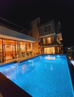 Pool auf dem Dach