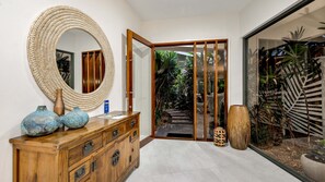 Interior - Belle Escapes Beach Edge (Palm Cove)