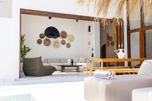 Exterior detail - Jalan Pantai Batu Mejan (Canggu)