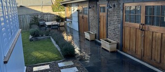 Beautiful pet friendly accommodation in Mittagong's blue ribbon precinct.