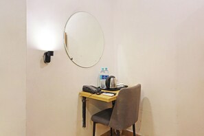 Deluxe Double Room | Premium bedding, free minibar items, free WiFi, bed sheets - Hotel Raaso Inn Rohini Sec-16 by Arrow (New Delhi)