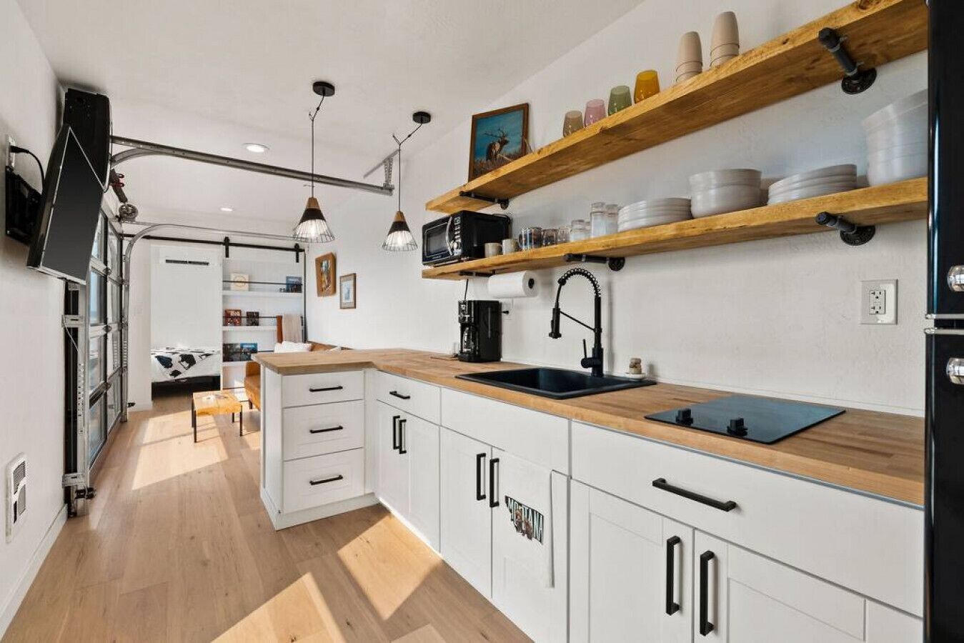 Fridge, microwave, stovetop, coffee/tea maker