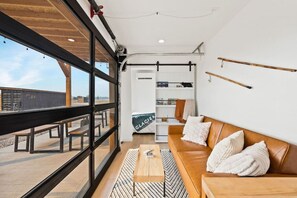 Interior - Cute Shipping Container w/ Hot Tub Near Glacier (Columbia Falls)