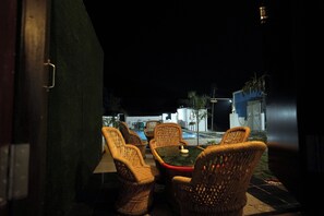 Terrace/patio - 2B Luxury Villa with Mountain View (Udaipur)