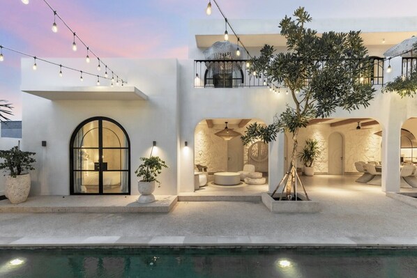 Exterior - Kayu tulang (Canggu)