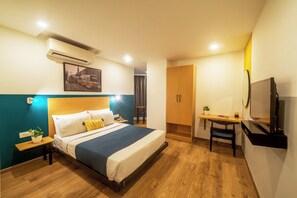 1 bedroom, desk, free WiFi, bed sheets