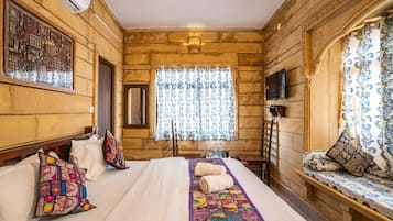 Superior Queen Room | 1 bedroom, premium bedding, desk, soundproofing