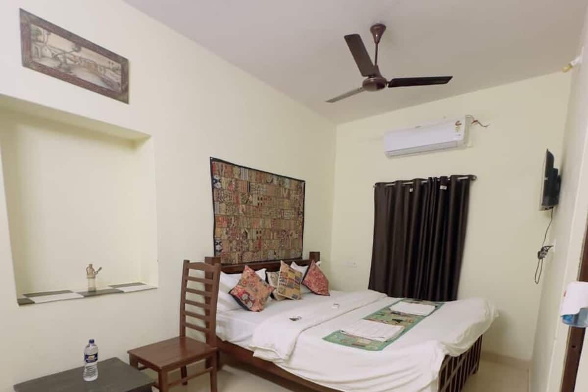 1 habitación, ropa de cama de alta calidad y escritorio