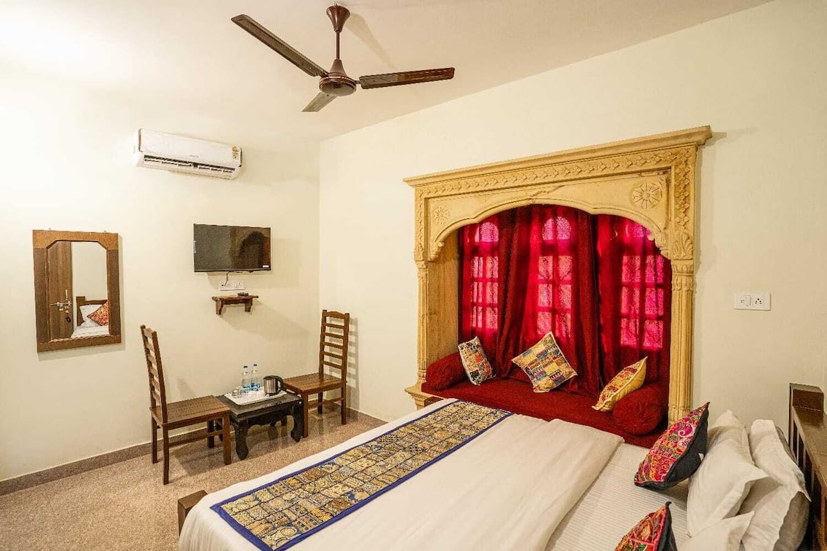 Superior King Room | 1 bedroom, premium bedding, desk, soundproofing