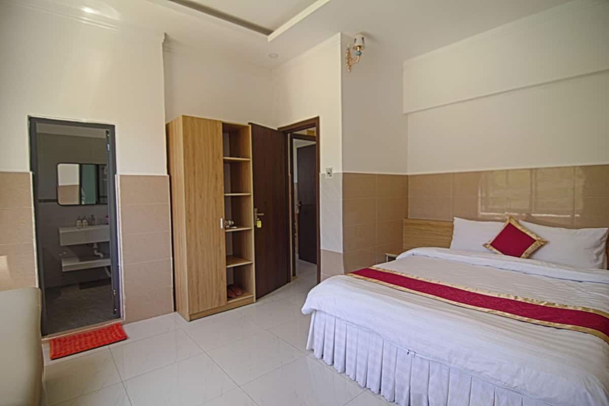 Standard Double Room | 1 bedroom, desk, soundproofing, free WiFi