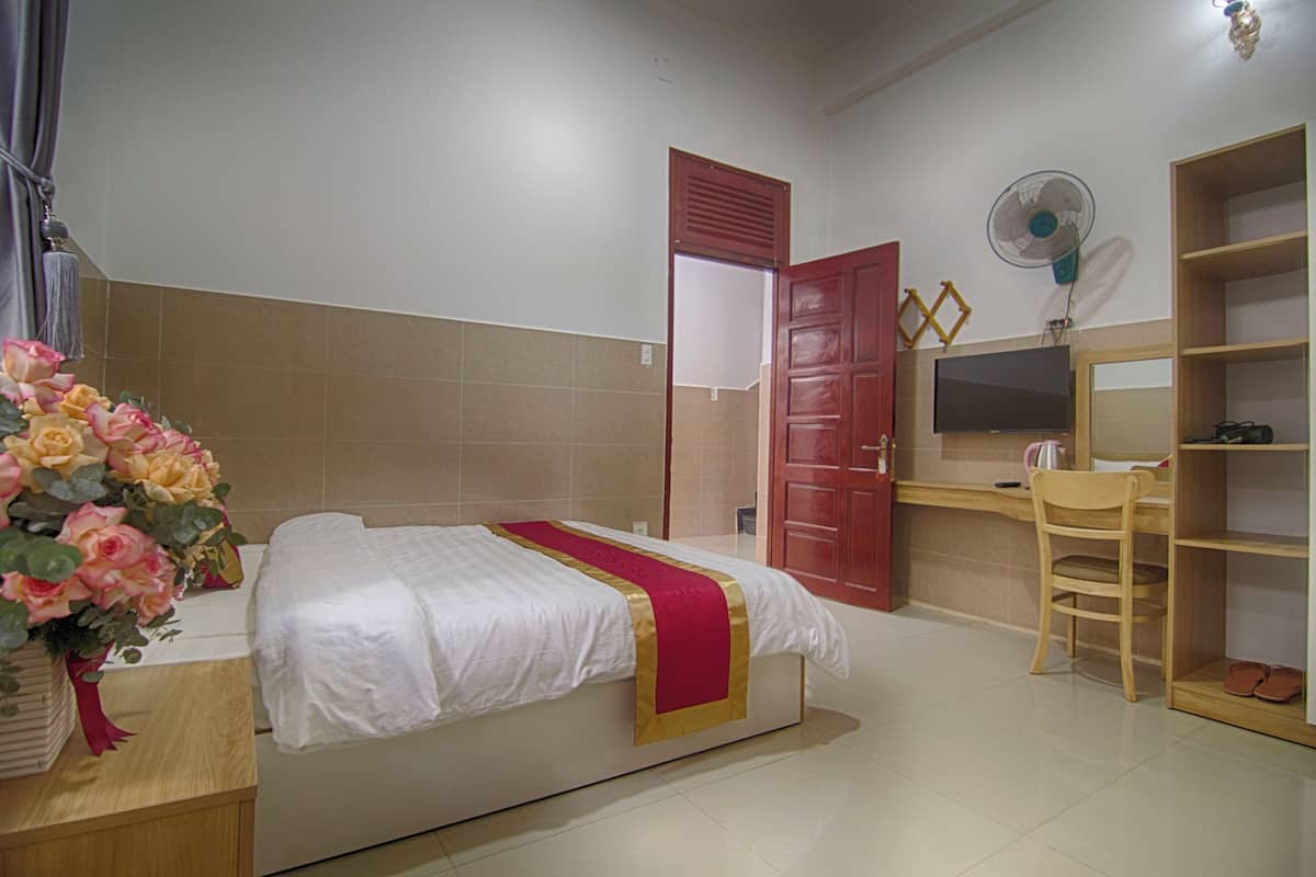 Economy Double Room | 1 bedroom, desk, soundproofing, free WiFi