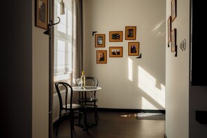 Dobbeltrom – executive | Oppholdsområde | En 32-tommers Flatskjerm-TV med digitale kanaler