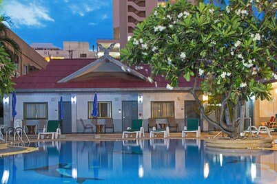 S Lodge (formally known as Sabai Lodge)