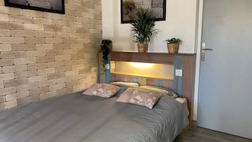 1 makuuhuone, silitysrauta/-lauta, ilmainen Wi-Fi, vuodevaatteet