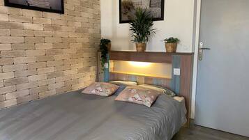 1 bedroom, iron/ironing board, free WiFi, bed sheets