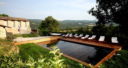 Country House "Hameau Des Oraisonis" with Mountain View, Private Pool & Wi-Fi