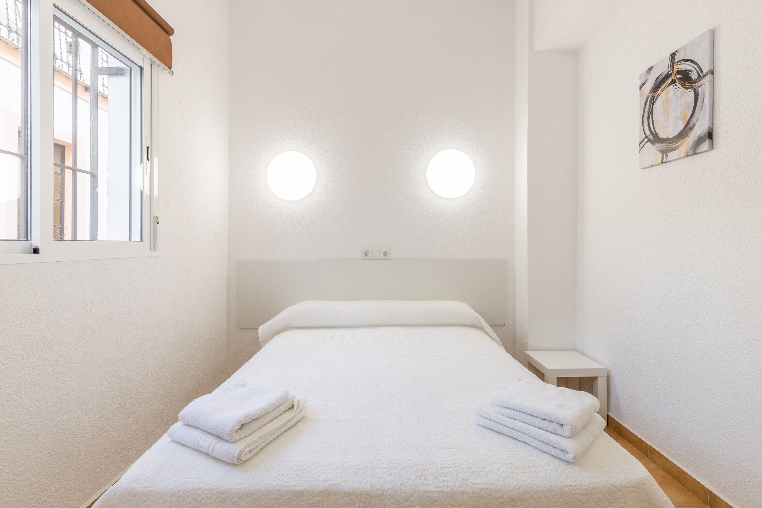 3 dormitorios, tabla de planchar con plancha, wifi gratis y ropa de cama