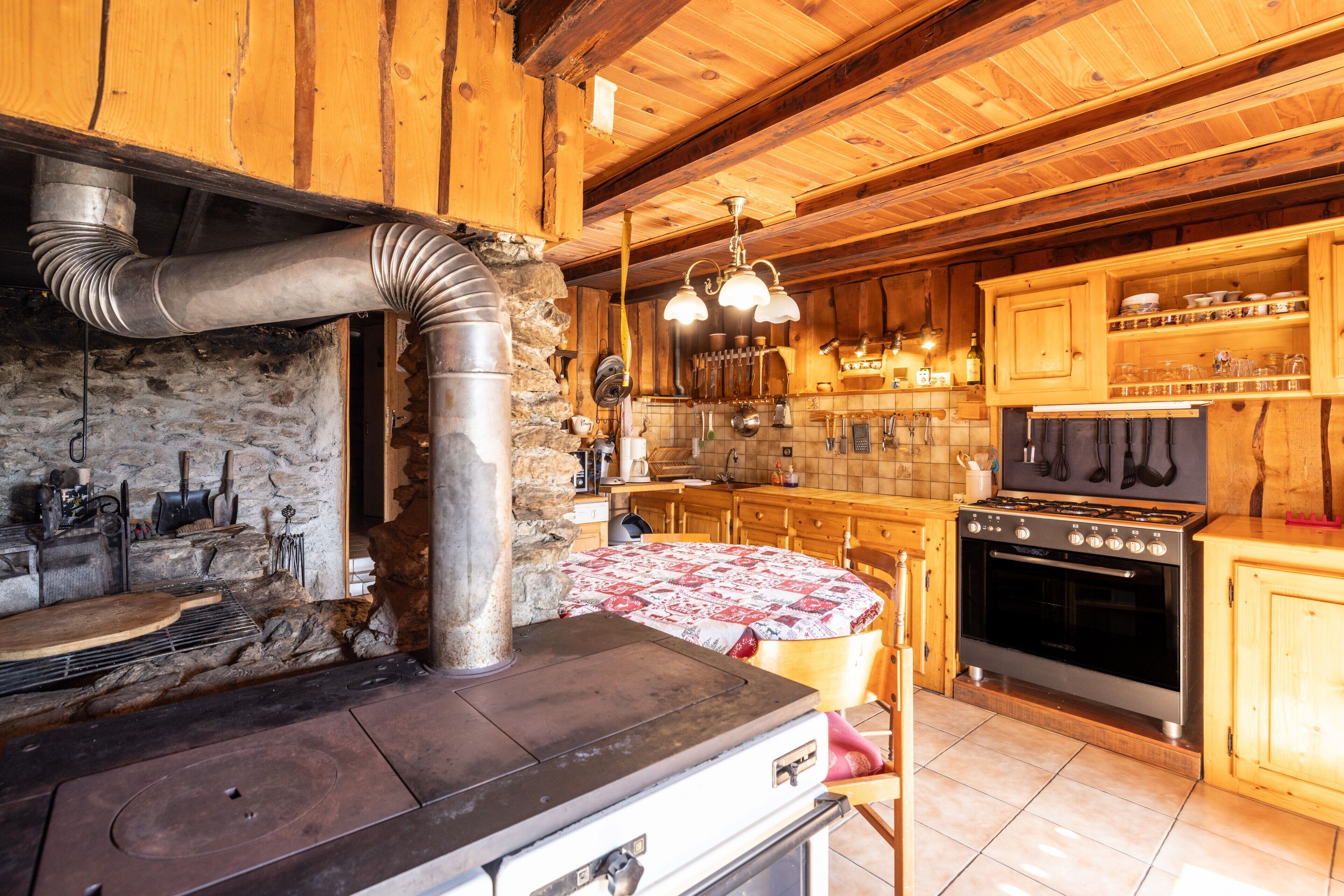 雪櫃、微波爐、焗爐、爐具