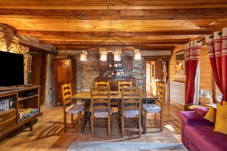 Interior. Holiday Home "Chalet d'Alpage Authentique" with Wi-Fi