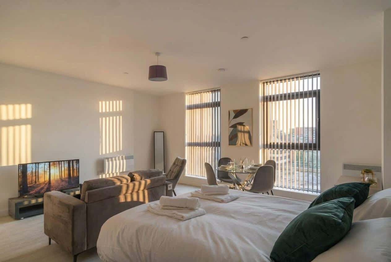 1 bedroom, desk, iron/ironing board, WiFi