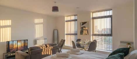 1 bedroom, desk, iron/ironing board, WiFi