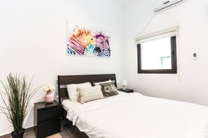 Comfort Apartment | 1 bedroom, iron/ironing board, free WiFi, bed sheets - Apartment near the sea and Carmel market (Tel Aviv)