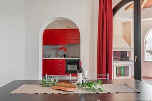 Appartamento, 2 camere da letto, patio | Pasti