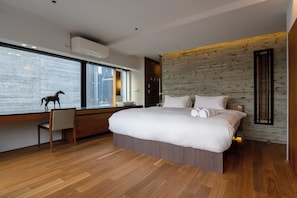 Sekka Sekka 5 Bedroom Chalet | 5 bedrooms, premium bedding, desk, laptop workspace - Sekka Sekka (Kutchan)