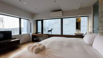 Sekka Sekka 5 Bedroom Chalet | 5 bedrooms, premium bedding, desk, laptop workspace