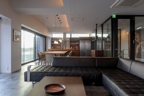 Sekka Sekka 5 Bedroom Chalet | Living area | Smart TV - Sekka Sekka (Kutchan)