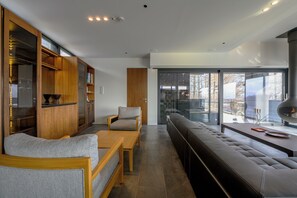 Sekka Sekka 5 Bedroom Chalet | Living area